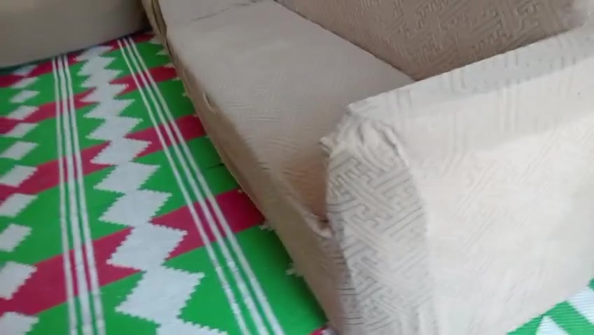 السلام عليكم مكلفة بالنشر تخم للبيع عشر مقاعد مع المفرش ب200
طبلات ب25
مكنسة ب25 
 مكان بغداد الامين الثانية *********** واتساب
