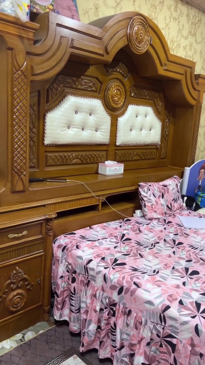 غرفة نوم نضيفه وشغل درجه اوله ست بيبان ملحقاته كامله مكاني بصره المطيحه ***********
