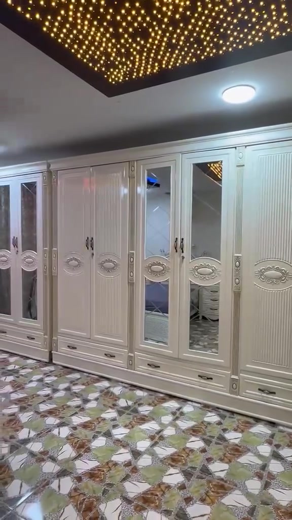 سلام عليكم غرفه مسعمله قليل  العنوان بغداد مدينه الصدر 
السعر مليونين ونص 
الرقم ***********
