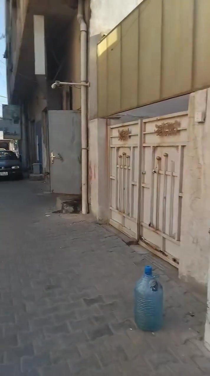 لعدم المصداقيه اعيد النشر بيت ٦٠م للبيع الحريه الثانيه م٤٢٦ تفاصيل بالفديو السعر صافي ١٣٥ الاتصال *********** رجاء لحد يعلق تعليق غير لائق مايعجبك السعر اعبر المنشور تحياتي
