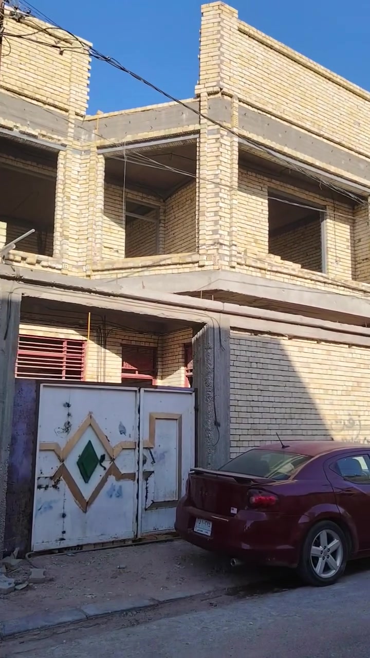 للبيع هــيكـل 200م في حي المهندسين خلف مطعم الخيمه، ثاني فرع من شارع كربلاء، شارعه ١٠م مفتوح على سايدين مطعم الخيمه، طابقين، صب مسلح، طابوق جمهوري، فقط تأسيس كهرباء كاملة السعر 380 مع مجال
الاتصال ***********
