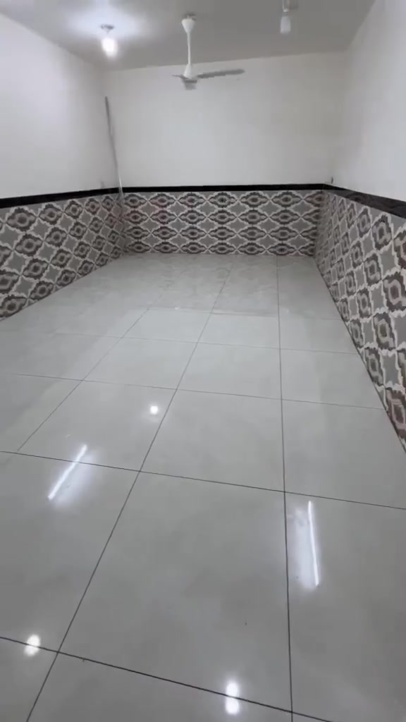 سلام عليكم شغل سيراميك درجه اوله داخل حديثه واسعار مناسبه    ملاحظه نشتغل نضام الاقصاد ***********
