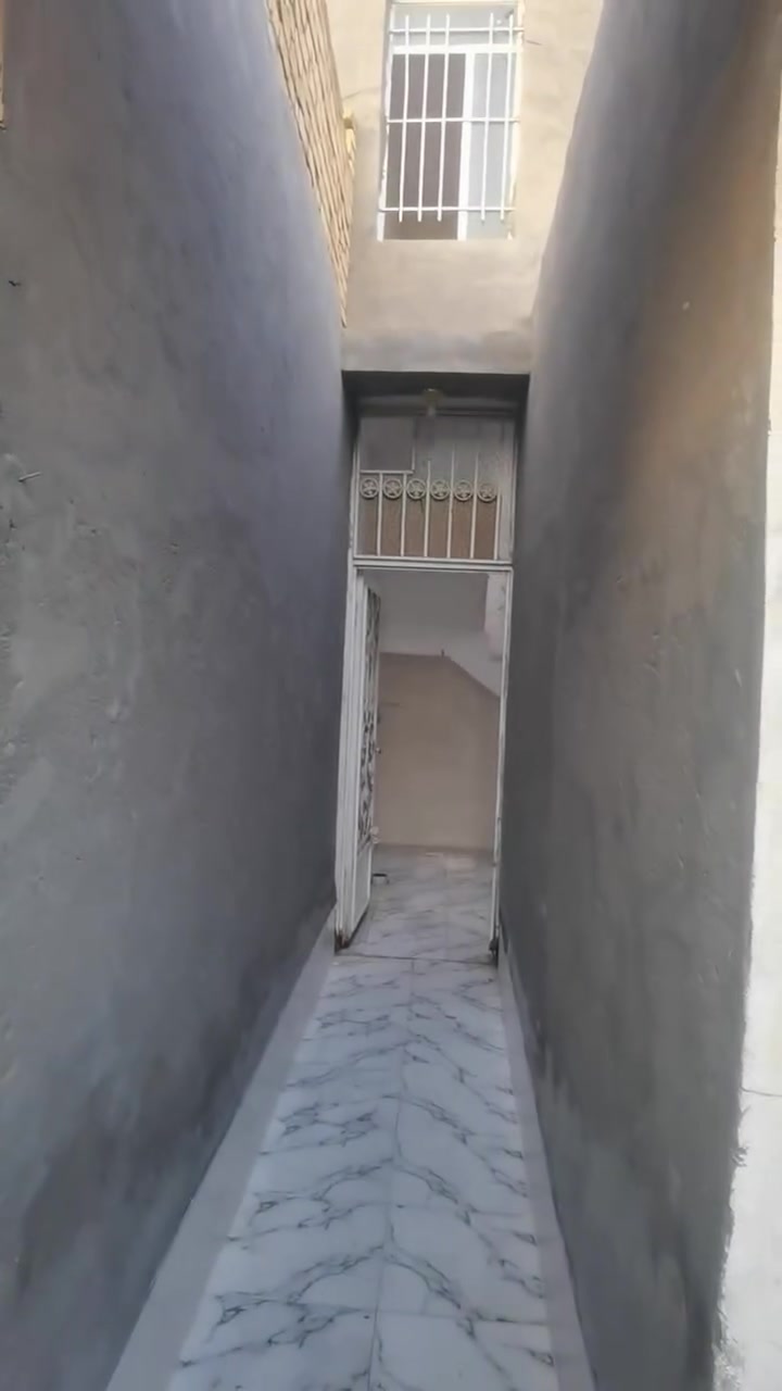 مشتمل للآجار مساحة ١٠٠ م طابق أرضي 
يتكون من غرفة واستقبال ومطبخ وصالة داخلية 
البيت نظيف جدا
المكان / الفلاحية الفرع الواقع خلف شارع السدة الرئيسي
 دخوله من شارع 30 او 20

للإستفسار الاتصال على الرقم ***********
واتساب على الرقم ***********
