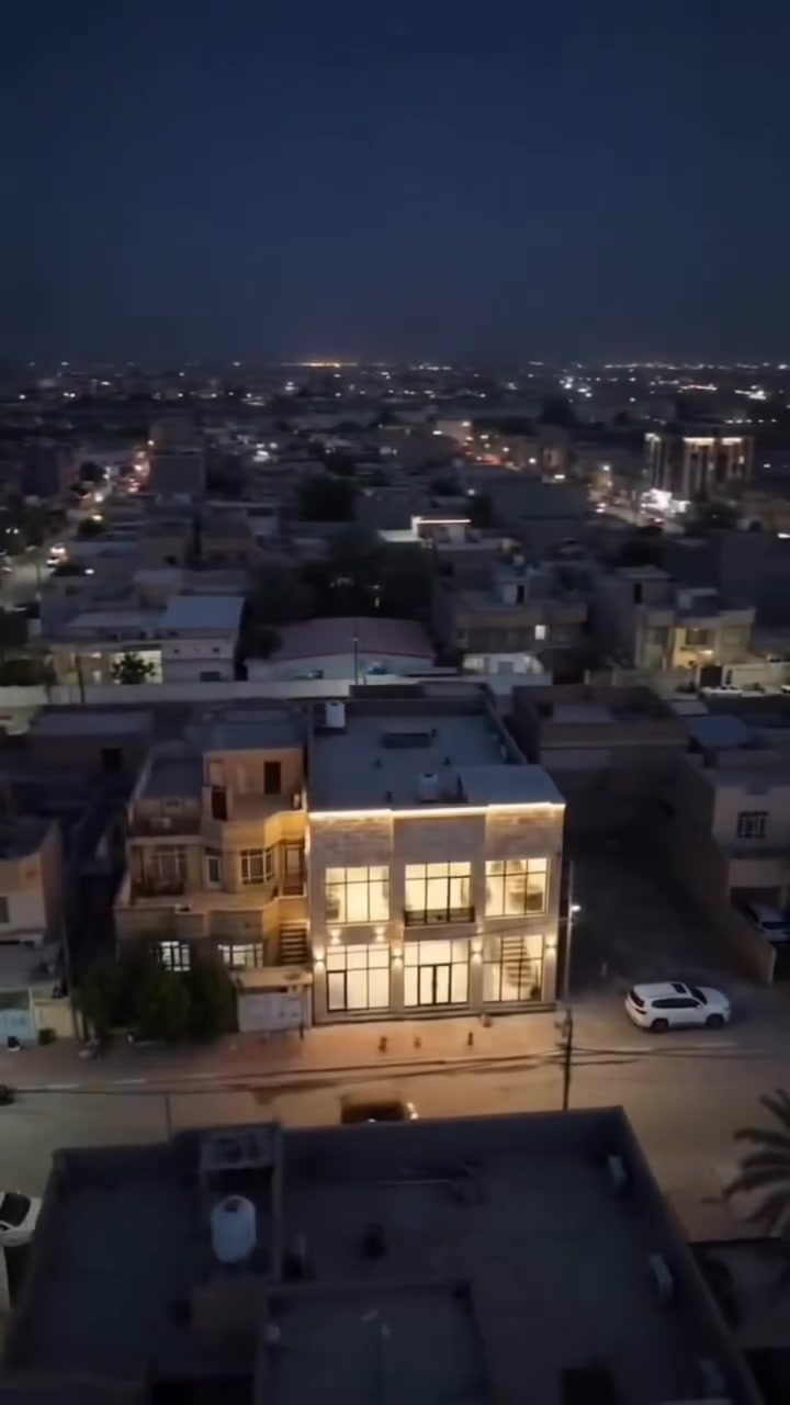 📌 بناية 🏢 مميزة للإيجار – موقع مناسب واستثمار متعدد الاستخدامات📌

بناء درجة أولى بمساحة كلية 240 م²، 
مصممة بطريقة عملية ومناسب لعدة أنشطة.

🔹 الطابق الأرضي – 240 م²
مساحة مفتوحة تصلح أن تكون:
• مجمع تجاري
• مركز تسوق
•معرض أو مكتب
• مشروع تجاري أو خدمي
• أو أي نشاط آخر حسب الحاجة

🔹 الطابق الأول
يتكون من شقتين، مساحة كل شقة 120 م²، وتصلح للاستخدام كـ:
• شقق سكنية 🏠
• عيادات طبية 🏥
• مكاتب إدارية 🏢
• شركات ومراكز خدمية

✅ بناء درجة أولى
✅ منظومات إطفاء وحماية متكاملة
✅ مجمع صحيات متكامل
✅مساحات عملية وقابلة للتقسيم حسب طبيعة النشاط
✅ إمكانية استثمار الطابق الأرضي والطابق الأول بشكل مستقل

📍 الموقع: كربلاء – طويريج 
      شارع الجمعية

📞 للاستفسار ( *********** ) 
                            اتصال + واتس أب 
لمعرفة التفاصيل الاضافية : يرجى مراسلتنا على الخاص ،
