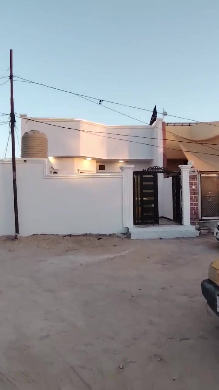 سلام عليكم ✍️ عرض مميز 

المساحه 150 متر 

الاساس والسقف صب كونكريت 

يحتوي على غرفتين وصاله واستقبال ومطبخ وحمامات 

العنوان النجف الاشرف شارع المعمل البراكيه قرب بانزين خانه حجي وحيد يبعد عن شارع العام 75 متر 

سعر 55 مليون وبي مجال 

للاستفسار مراسله الارقام التاليه 

*********** اتصال او واتساب 

*********** اتصال او واتساب

