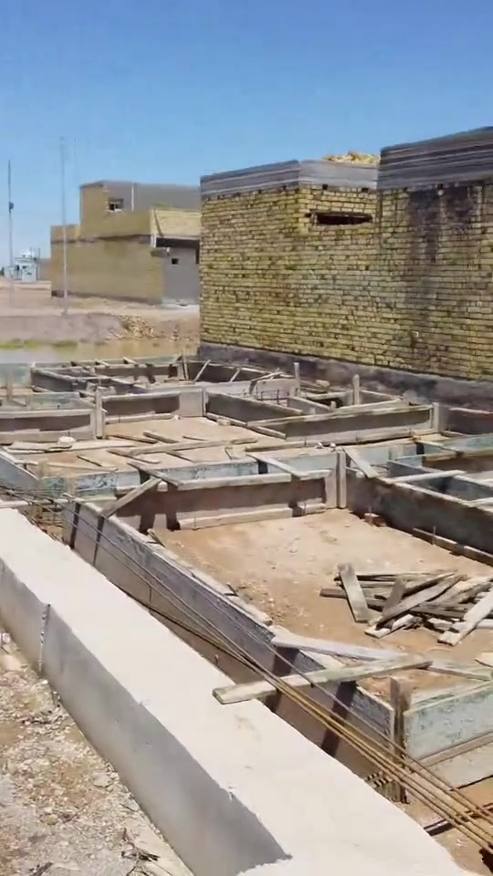 السلام عليكم قطعه للبيع سند 25 حق التصرف حي القصور شارع الكبه مقابل معمل الزفت مساحة القطعه 150 متر 
مدكوكه رباط وجاهزه سعر القطعه 28 وبيها مجال للشراي اتصل وتدلل ***********
