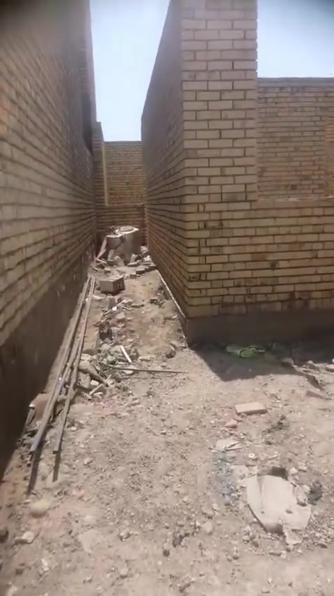 للبيع هيكل بدون سقف  طابوق 160 م طابو اسهم منطقة السفينة/ بستان حجي گاطع غرفتين وصالة ومطبخ وصحيات واستقبال للتواصل *********** تواصل واتساب
