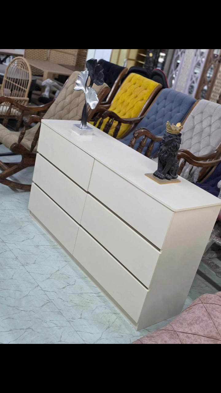 كوميدي مجرات سداسي خشب بتصميم عصري وعملي 
إذا تريد ترتيب الملابس والأغراض بطريقة أنيقة، هذا الكوميدي يوفرلك مساحة تخزين واسعة وتصميم مرتب يناسب مختلف الغرف 👌
✔️ مصنوع من الخشب
✔️ يحتوي على ٦ مجرات واسعة
✔️ مساحة تخزين ممتازة
✔️ تصميم عصري وأنيق
✔️ مناسب لغرف النوم ومختلف الأماكن
📏 القياسات:
▪️ العرض: ١٤٠ سم
▪️ الارتفاع: ٨٠ سم
▪️ العمق: ٤٠ سم
💰🔥السعر:160الف توصيل مجاني
