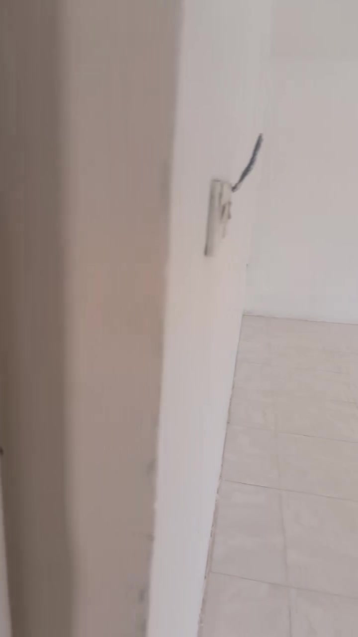 لايجار
مساحته ٧٥ مال عائله صغيره
عنوانه ضباط الملحانيه 
اجاره ٥٠٠ 
للتواصل ***********
