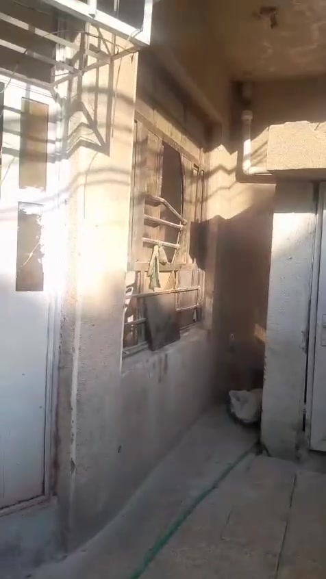 سلام عليكم بيت للايجار طابقين 75 متر الشعب حي البساتين بالزراعي شارع شارع القصاب هذا رقمي ***********
