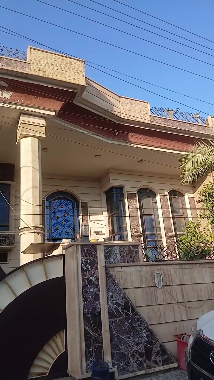 دار للبيع طابو صرف
المساحة ٢٥٠م
الواجهه ١٢،٥م
النزال ٢٠م
يحتوي على مدخلين + صالة واستقبال + غرف نوم عدد/٥ + مطبخ حار وبارد + منور عدد/٢ + حولي + صحيات عدد/٣ + الارضية مرمر طبيعي + سطح امامي وخلفي
العنوان
الدورة - شرطة حاتم السعدون
للاستفسار الاتصال على الرقم  ***********
