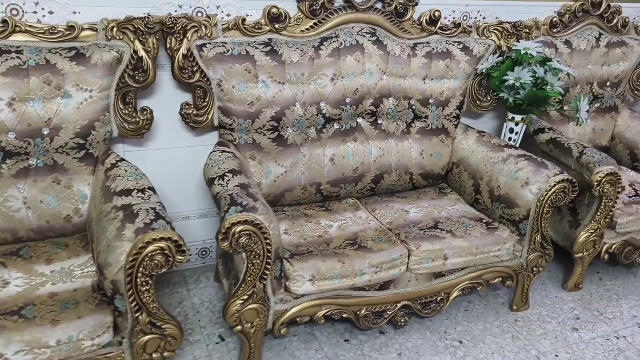 تخم كامل للبيع السعر ١٥٠ بغداد البلديات ***********
