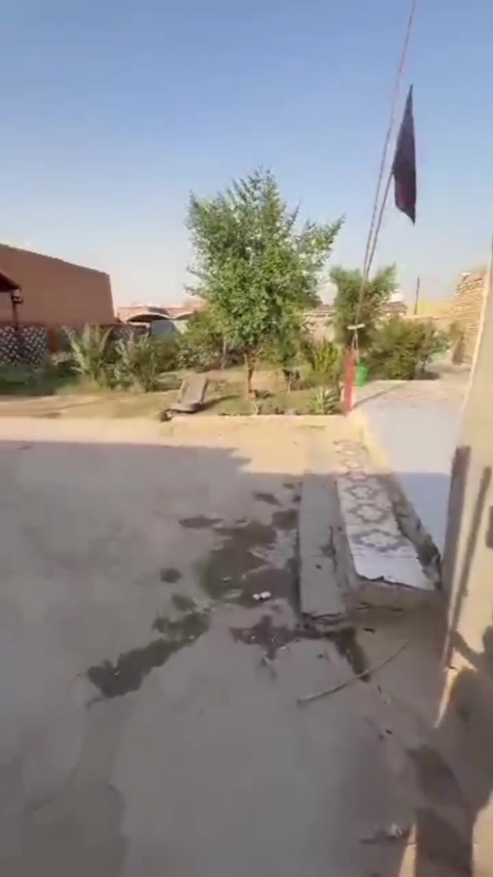 السلام عليكم بيتين جمع حديثه مساحتهن 1000 متر كل بيت 3 غرف نوم البيت الاول ابو السقائف مساحته 450 متر سعره 60 نهايته والبيت الثاني مع الحديقه 550 متر سعره 70 مكانهن نزله سيد هاشم ابو عرابيد قرب حسينيه حامي الواء طابو زراعي باسمي تحويل باسم المشتري كهرباء وماء بدون ماطور وخط مولده وكلشي متوفر وجيران ذهب امانة الله ***********
