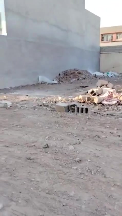 هيكل للبيع 150 متر خلف مدرسة ابن خلدون بيه غرفتين نوم هول استقبال مطبغ حار بارد بيه بيتونه
خدمات ماي كهرباء واصل باقي فقط تبليط فرع 
رابع قطعه من شارع رئيسي
سعر 50 بيه مجال
***********
