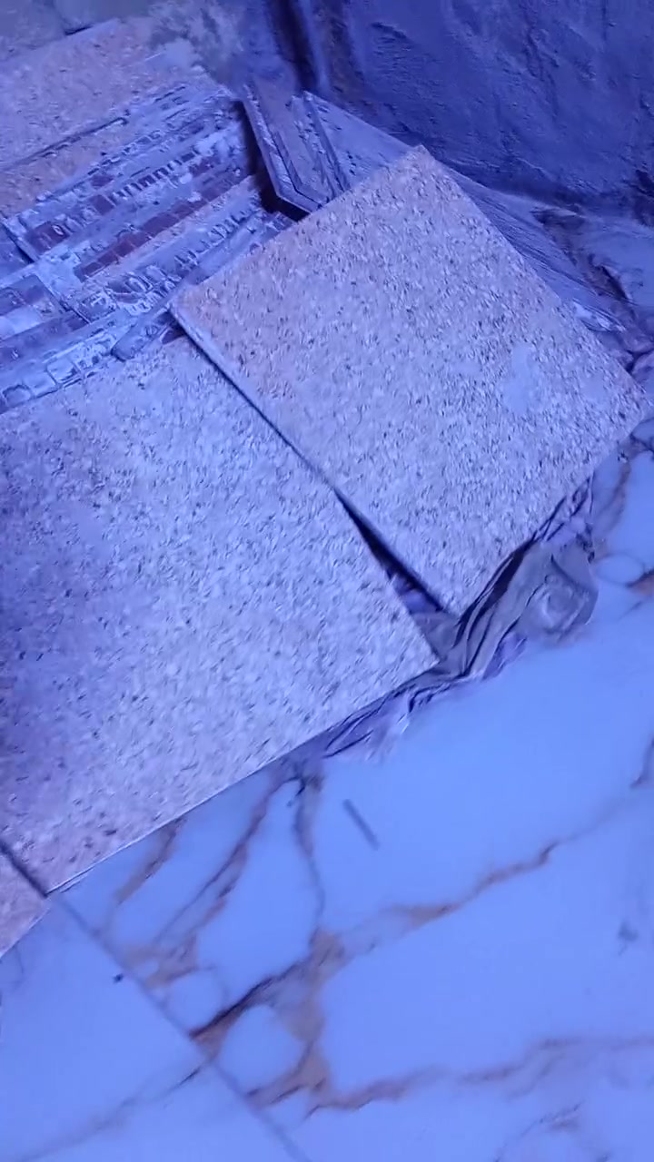سلام عليكم سيراميك ستعماله يوم فقط نضيف شرط 100/ بل 100 عدد 105 كاشيه خشن مو ناعم رايده كله ب 100 قفل بدون مداهر رحمه لمك مكان شطره رقمي ***********
