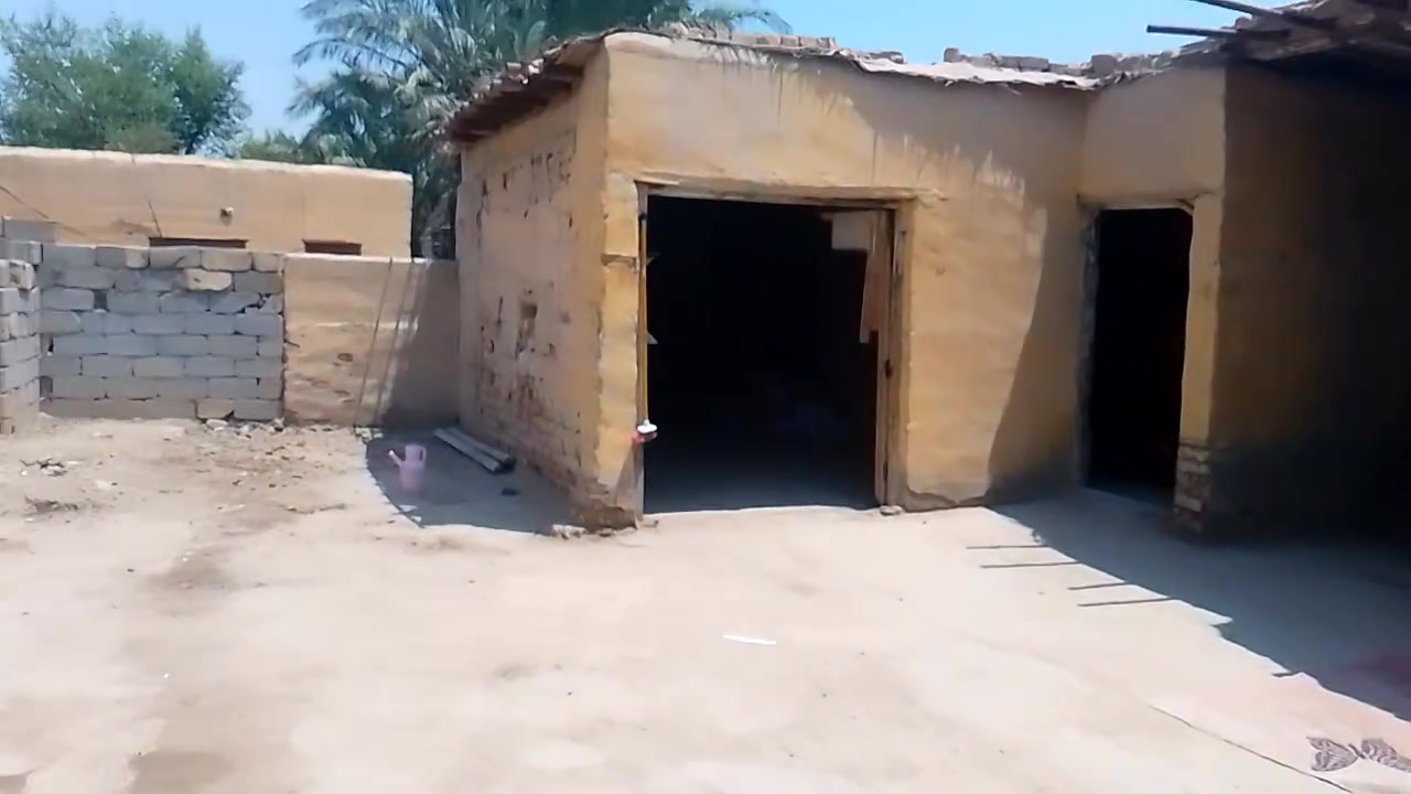 بيت زراعي للبيع مساحه 300 متر منطقه المعمل قرب طاقه الكهرباء السعر 8 وبي مجال عل شارع شطره ناصريه الاستفسار ***********
