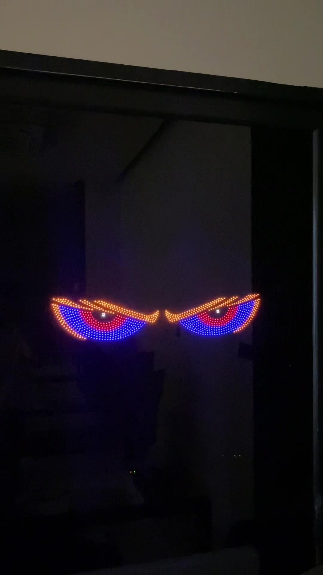 إضاءة Devil’s Eye للسيارة


المميزات:

 تصميم عيون مميز وجذاب للسيارة.

. 11 وضع إضاءة: وضع ثابت + 10 أوضاع وميض.

. تعمل عبر USB بسهولة.

. تركيب وتشغيل سهل.

. تغيير الأنماط بضغطة واحدة.


 .الضغط المطوّل للتشغيل أو الإيقاف.

. مناسبة لإضافة لمسة ديكورية ورياضية للسيارة.

. يمكن استخدامها داخل السيارة حسب مكان التركيب المناسب.

. مزودة بـ HB Lamp Beads للإضاءة