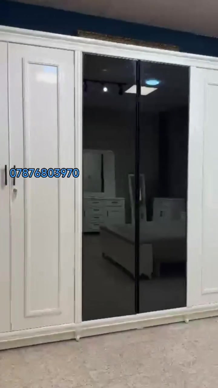تصميم مودرن راقي باللون الأبيض الأنيق، يجمع بين البساطة والفخامة ويضيف لمسة مميزة لكل بيت.
***********

🔹 المواصفات:
• نجارة عراقية صاج من الشغل الممتاز.
• الداخل صاج طبيعي 4 ملم.
• الخارج بلوك 8 ملم.
• البابين بالنص جام مضلل أنيق، يضيف لمسة فخامة وتميّز للغرفة. ✨
• مجرات سكك حديد قوية ومتينة.
• اليدات والقفالات من أفضل الأنواع.
• صومية 6 أرجل بلايود أسود.
• زوايا مصممة بارتفاع وعمق الكنتور.
• قياس الكنتور: عرض 3.30 متر × ارتفاع 2.5 متر.

🎁 ويا الغرفة هدية مميزة:
طابورية + شازلونة.

🚚 النقل والشد مجاناً داخل بغداد
🚛 ويوجد توصيل إلى جميع محافظات العراق.

💰 السعر: مليونين ونص فقط

📞 للحجز والاستفسار:
***********
