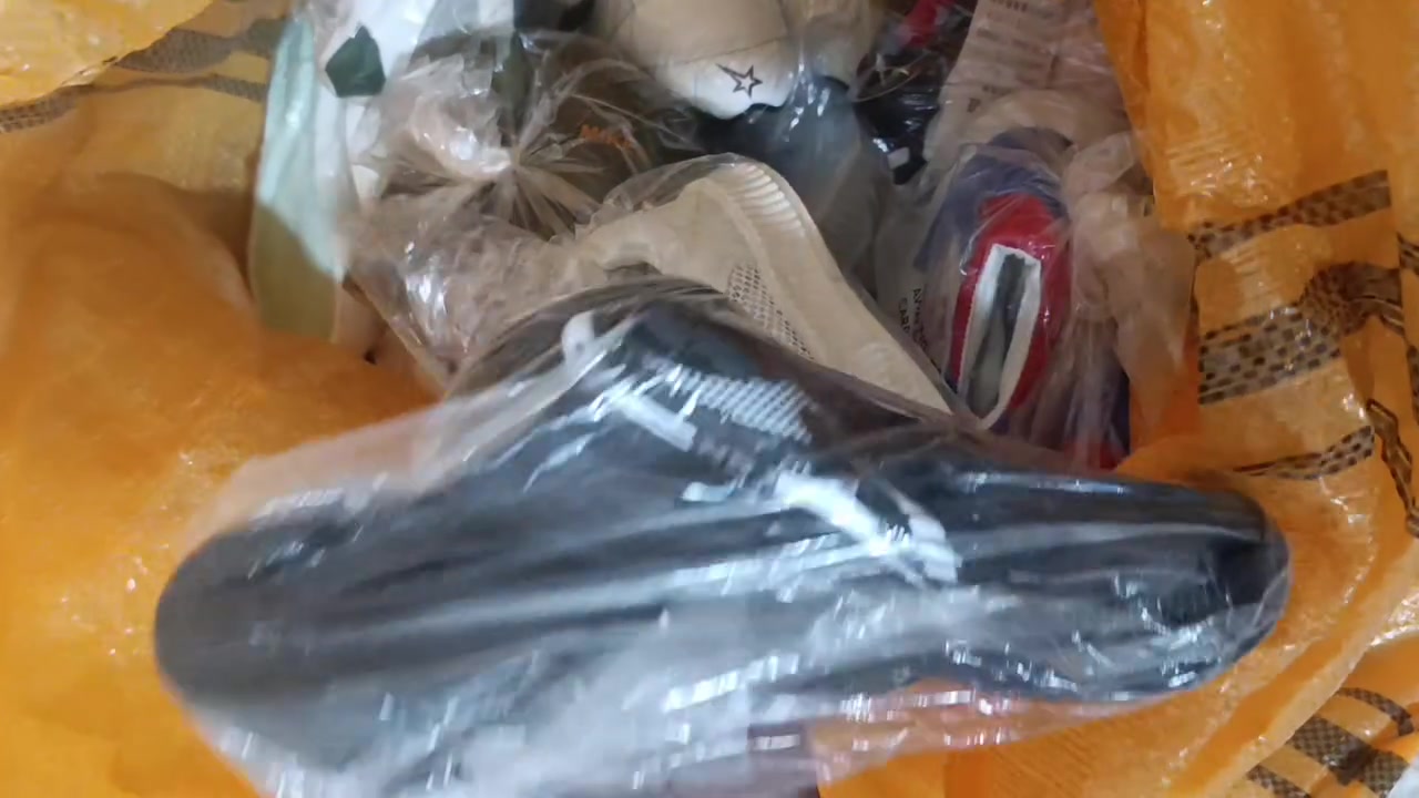 50 قطعه 180 الف واصل ىكل المحافظات

رقم الحجز واتساب ***********
