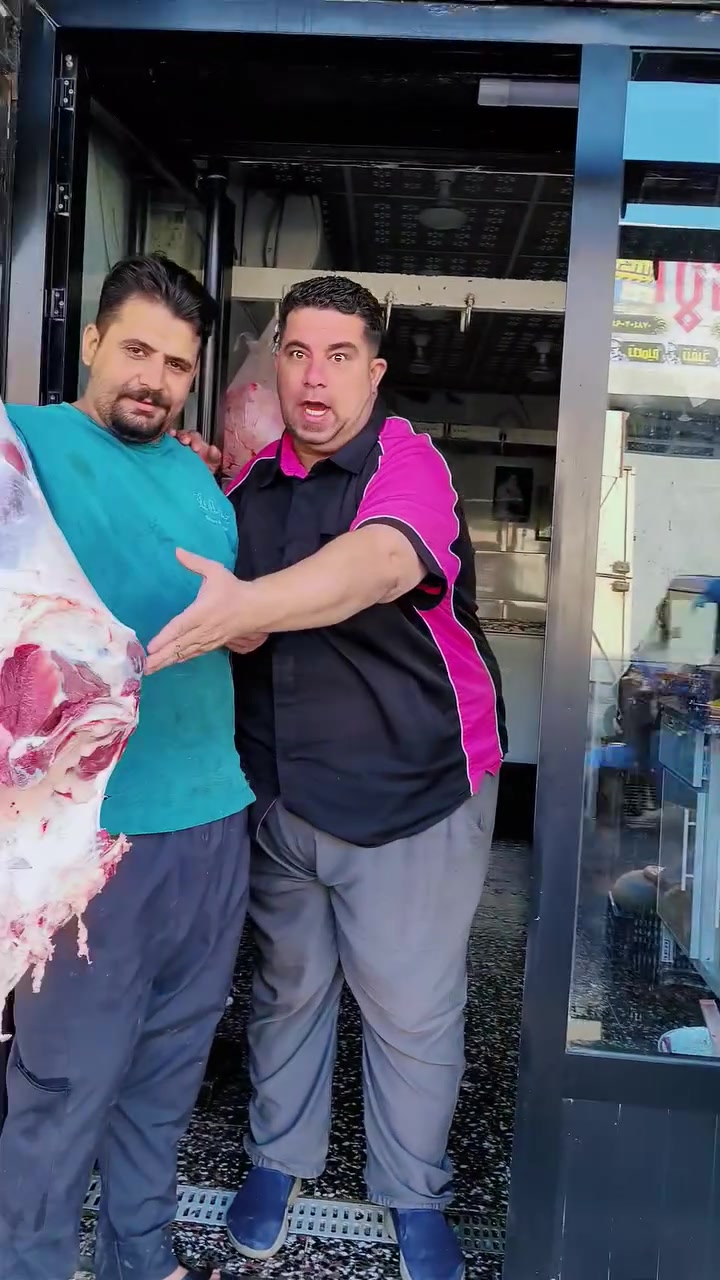 مشوياتنا وكبابنا لوز وجوز 🧑‍🍳 
لحمنه عراقي ذبح مال ديرتنا 🐄 من كرار الكصاب 
دجاجنا ذبح عراقي يوم بيوما 🐓 
يم ابو جلال لحمه حلال ولا تحتار 😍
للحجز والاستفسار الاتصال على أرقام المطعم 🥰 
***********
***********
