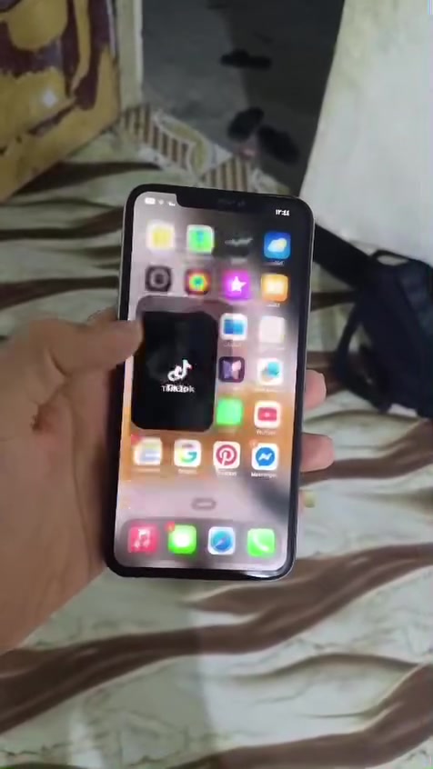 اكس اس ماكس جهاز نضيف مبدل شاشه اصليه ٣خيارات
وبطاريه اصليه نسبته ١٠٠ جهاز فقط سماعه المكالمات صوته ناصي كلش ولبقيه كفاله فيس ايدي شقال الملحقات حافضه وكيبل شحن ذاكرة الجهاز 256  السعر ١٥٠ مكاني البصره الهارثه رقمي التواصل ***********
