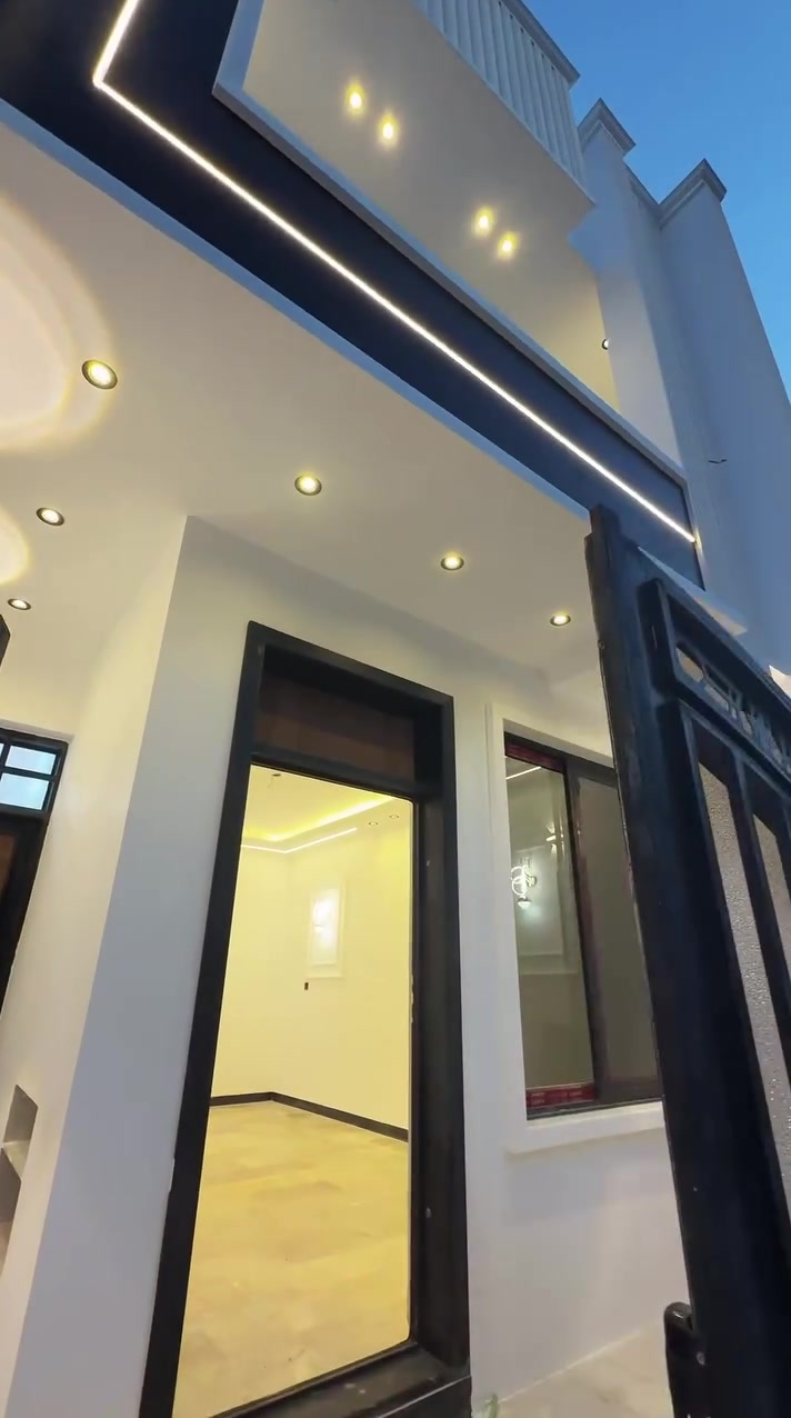 تونات للبيع في حي الجهاد، مربع الرفاق 🏗️📍
بناء حديث قيد الإنشاء 🏗️✨
المساحة 100 متر، أضلاع غير مشتركة 📏
واجهة 5 مدخلين: مدخل صالة ومدخل مطبخ 🚪🍳
4 غرف نوم، 2 حمامات 🛏️🚿
أرضية مرمر، جدران ألواح 120/ شغلة كلش حلو 💎👌
منطقة ممتازة للسكن والاستثمار 🏡💰
***********
