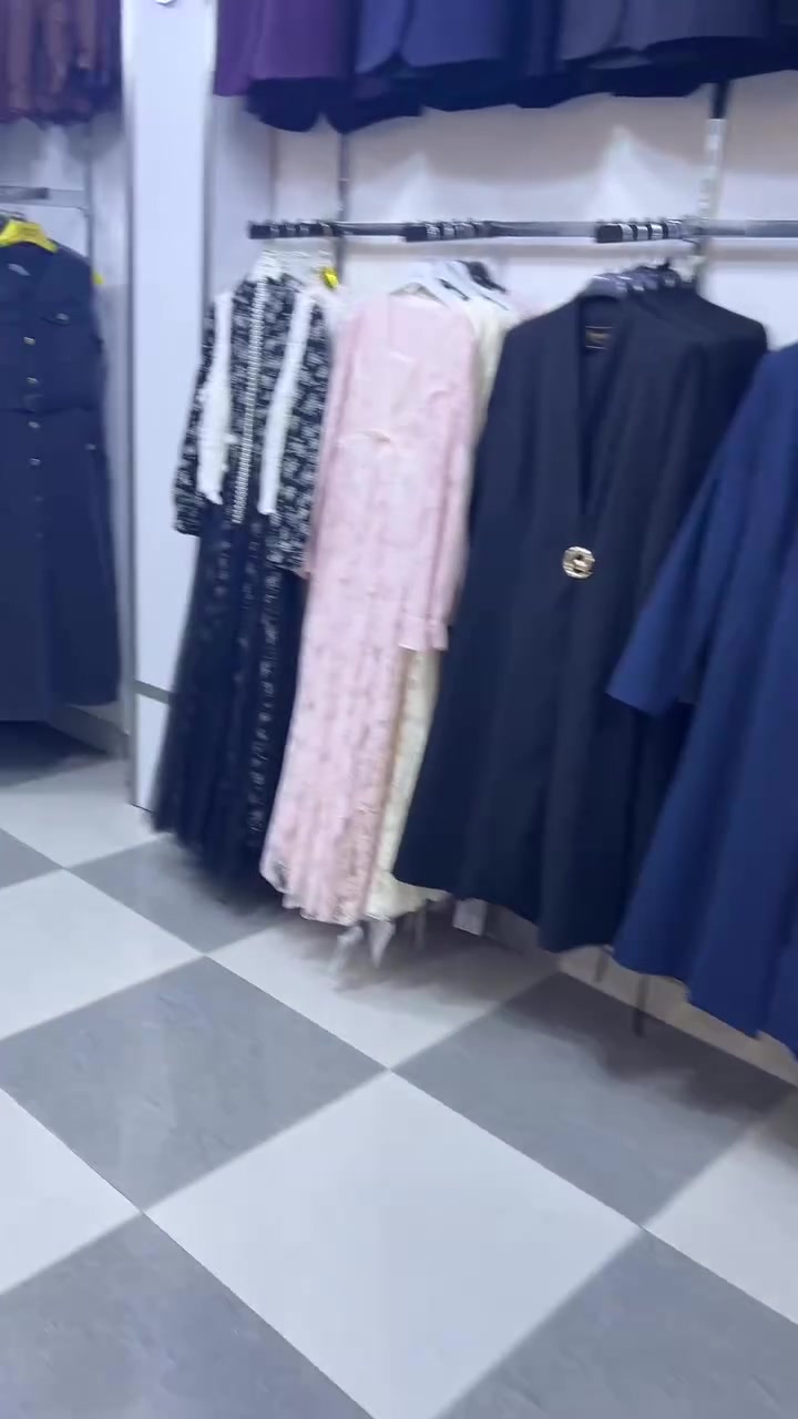 🛑اعلان مجمع احمد الهاشمي 🛑
عروض وتخفيضات اسعار نارر 🔥🔥

العنوان شارع البعث داخل القيصرية الي مجاور فرن العسافي 

بعد هواي موديلات عليها تخفيضات بس منكدر نخلي التصوير اطول  زورونا وكل الهلا بيكم ❤️
