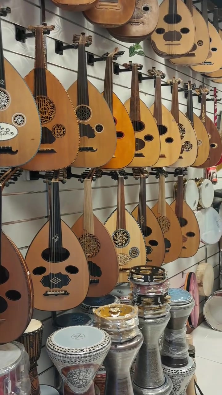 🎶 مركز نهاوند للموسيقى 🎶

نوفر لكم كافة الآلات الموسيقية وبأسعار مناسبة للجميع 🎻🎸🎹
وكل ما يخص عالم الموسيقى من آلات، أوتار، إكسسوارات ومستلزمات موسيقية.

🎼 كما تتوفر لدينا دورات لتعليم الآلات الموسيقية:
🎻 عود
🎸 كيتار
🎻 كمان
🎷 كلارنيت
🎶 وغيرها من الآلات الموسيقية

📍 عنواننا: بغداد – الكرادة داخل، فرع مطعم دربونة، قرب أفران الزيتون.

📱 للتواصل والطلب عبر واتساب:
***********

✨ مركز نهاوند للموسيقى... كل ما تحتاجه لعالم الموسيقى بمكان واحد 🎶

