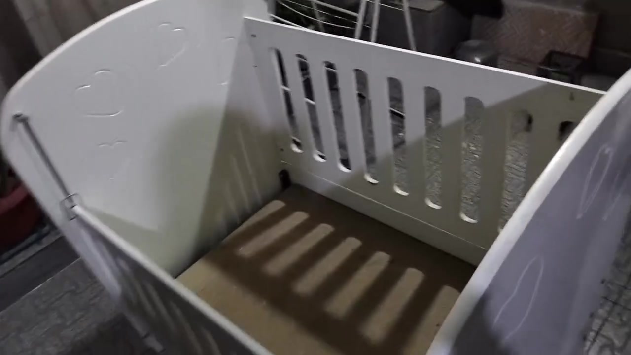 للبيع سرير طفل نضيف جدا المكان موصل حي الجزائر للاستفسار *********** أو على خاص
