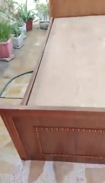هذا تخت للبيع ليريدو يخابر 80الف ***********
