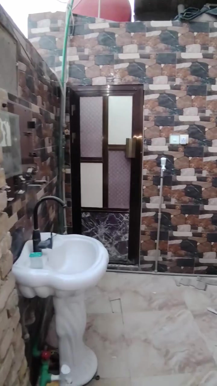 بيت للإيجار • قفل