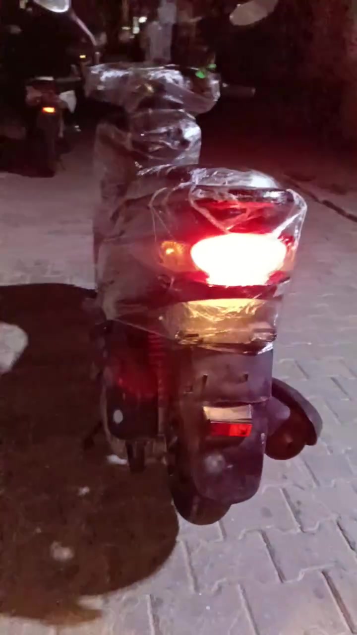 السلام عليكم دراجه بريز لون اسود للبيع السعر 550 وبيها مجال دراجه كفاله عامه انقر سلف وا اترايك وين مكان وخير من الله وما توقفك الدراجه حلوه ومكينتها ناعمه العنوان مدينه الصدر قطاح 79 رقم الهاتف *********** الشراي يخابرني متواجد واتساب وخط فقط
