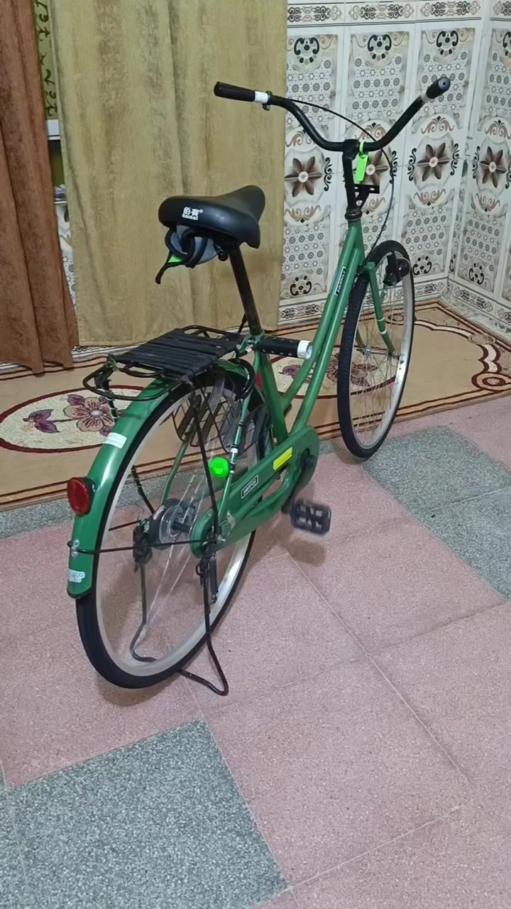 سلام عليكم هاذه البيسكل للبيع مكفول 
موديل 22 البيسكل غراضه كامله كلها 
سعر 145 وبيه مجال قليل حك الجيه 
المكان ناصريه مدينه صدر رقمي
( ***********)

نص مكتوب في الصور:
- 2026/09/17 00:45
- 2026/09/17 00:44