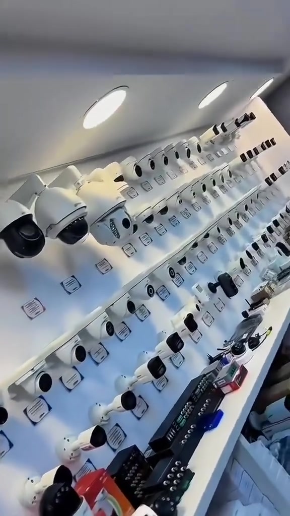 شركه دهوا لبيع الكامرات وتنصيب بكادر مختص العنوان الرمادي للتواصل عبر الواتساب ***********

