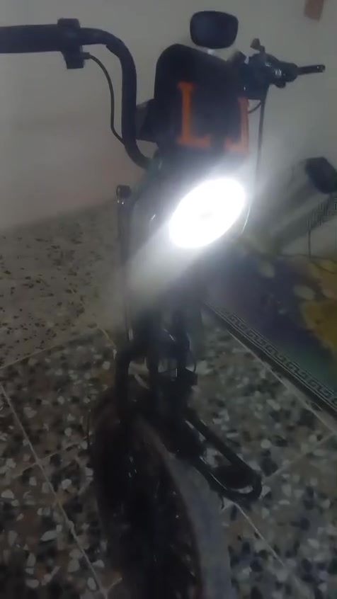 السلام عليكم دراجه شحن للبيع جديده اي نقص ما بيها طيارات جدد شاحنات الجديده الدراجه نظيفه خلي الرقم بس واتساب راسلني بخير تدلل
*********** سعر 125 وبيها مجال للطيبين العنوان بغداد قرب شارع المدارس

نص مكتوب في الصور:
- HONOR X6b