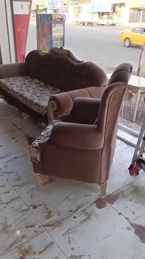 ***********
