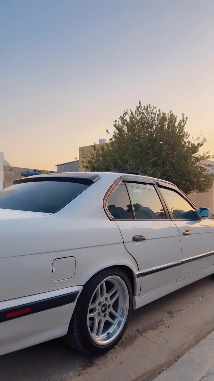 بي ام دبليو • موديل ١٩٩٠ • جير عادي