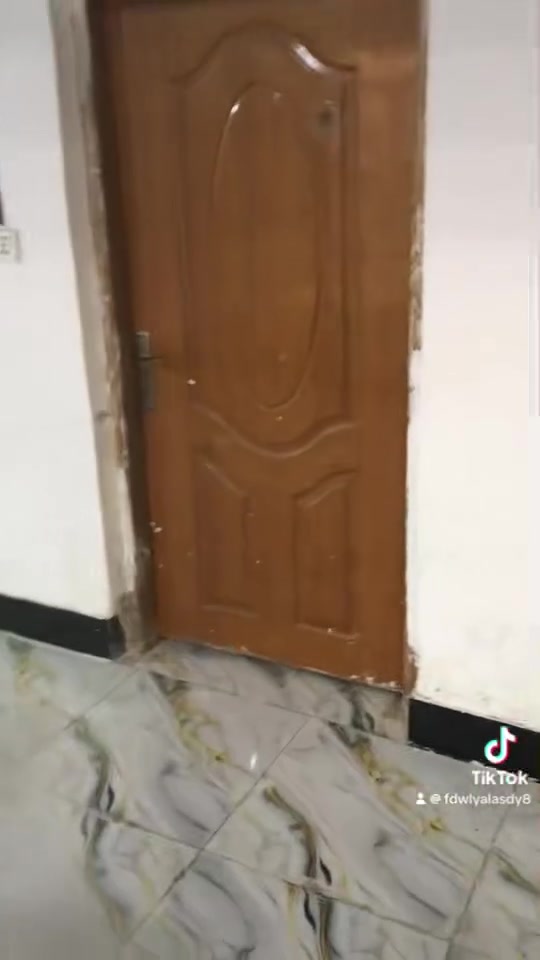 السلام عليكم
دار للايجار

100م الايجار 200    ‏ ***********. @واتساب
