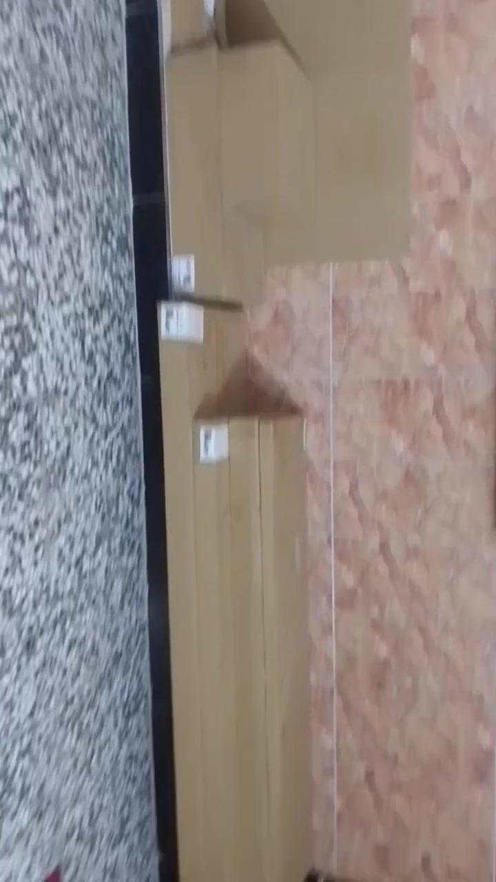 غرفه تركيه 5 قطع بعدها بلكارتون ممنصوبه وهاي صورتها محتاج واريد ابيعه ليريدها يتفضل خاص

نص مكتوب في الصور:
- A114 4اض.نبj قبل ٥ دقائق