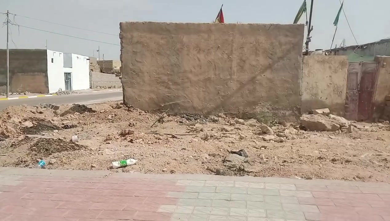 سلام عليكم هيكل زراعي للبيع مساحه 160متر بي غرفه ومطبخ ركن بحي المعراج بنهايت شارع الجامع تصال ***********
