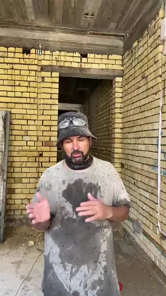 شوفو المقطع وهاي هم تحذير لاهل المنازل 
العمل في ساحة عدن 
***********
***********
ابو زهراء البهادلي
