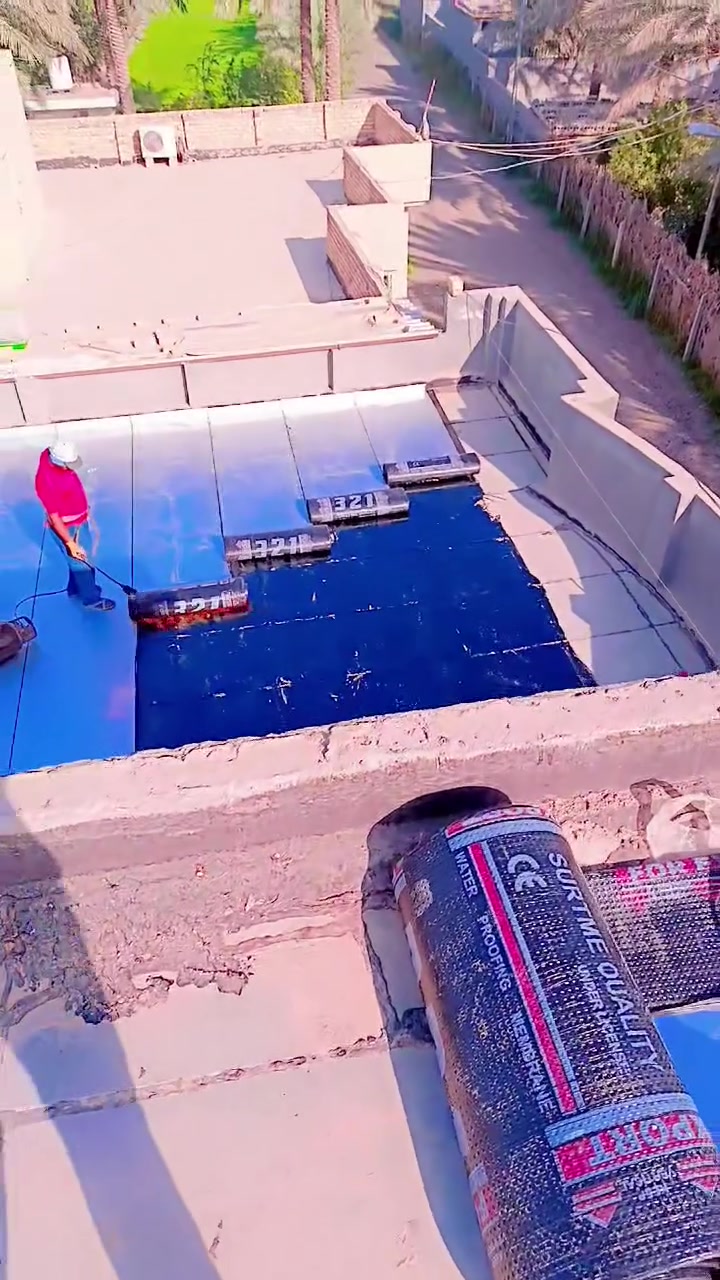 اسلام عليكم اهلنا وناسنه الطيبين نقدم لكم تغليف الصطوح بمادة الايزوكام الدرجه اوله معه الزفت تخلص من تسرب المياه ولرطوبه وايضن عاكس حراره ثمانين بل ميه اول مانبدء بتنظيف الصطح وثاني مرحله نزفتلك الصطح وبعده نحرق الماده ونكويه عملنا عله قياس الروله قياس الروله ١٠امتار والسعر حسب مساحة الصطح اسعار تنافسية اتواصل ***********يوجد واتساب
