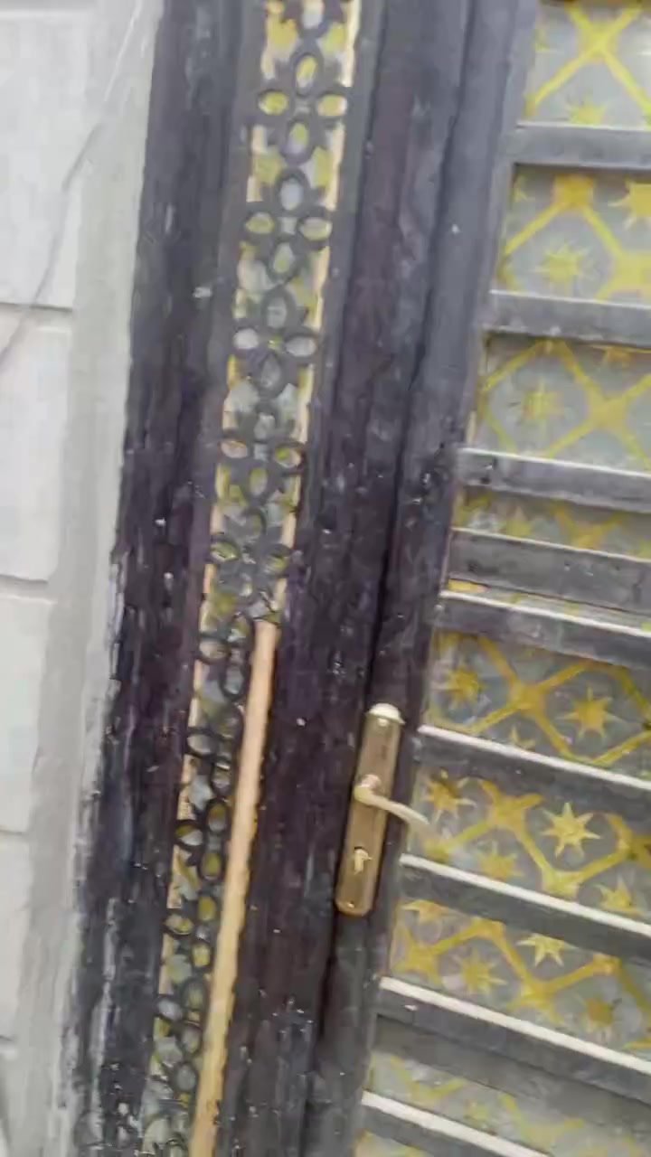 السلام عليكم
الدار للبيع مساحه 110 نزال 11/ و واجيه 10/ يحتوي على غرفتين/ وصاله/ ومطبخ /وبرانيه/ وصحيات /وحمام/ خارجي / البيت تجاري امامه متنزه على شارع المدارس  المكان الديوانيه حي العسكري شارع 30 قرب مدرسه الحديديه 
السعر 70 وبي مجال 
الرقم اللاستفسار /***********
