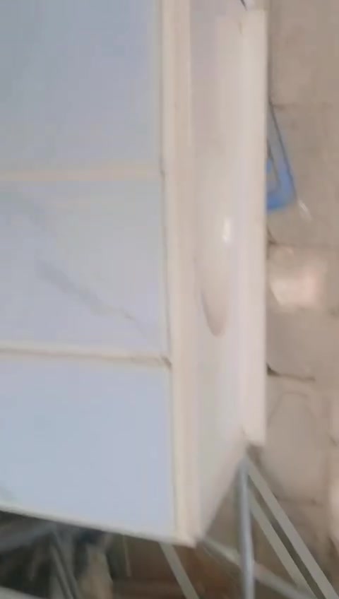 سلام عليكم عدنه غرف نوم ثنين واحده سعره 100واحده سعره 252والكونتر سعره 190والقنفات 10مقاعد سعره 100العنوان طوريج شارع نضوري الرقم ***********
