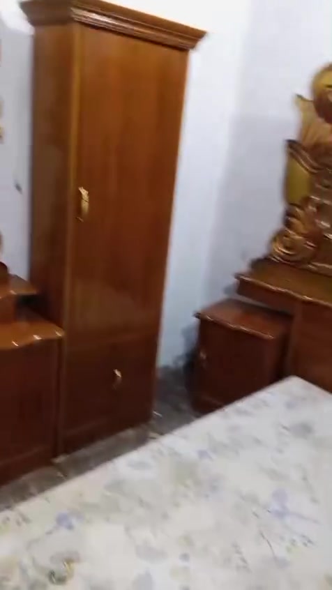 550غرفه خمس ابواب زاويه كنتوريه صاج بغداد الحسينيه مال الراشديه وعندي توصيل ***********
