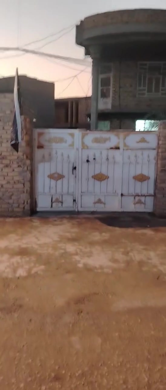 السلام عليكم
دار للبيع مع قطعه جانبيه مع حديقه اماميه صغيره
مساحة الدار ٤٢٠ م
ماسحتة القطعة ٢٤٠ م
المجموع الكلي ٦٦٠م
الدار طابقين كامل بمعنى الكلمه
يحتوي الطابق الأول على
1_ غرفتين نوم
2_صاله
3_مطبخ 
4_ مجمع صحصيات 

يحتوي الطابق الثاني على
1_ ثلاث غرف نوم 
2_صاله 
3_ مجمع صحصيات
الموقع البكرلي الشارع المقابل مدرسة البحتري
وسعر كلش مناسب
للاستفسار التواصل مع الأرقام التالية
***********
***********
