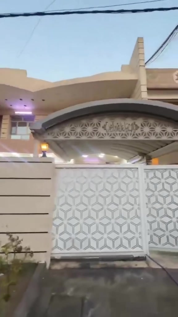 دار للبيع
التفاصيل بالفيديو 
العنوان الدولعي شارع الغاز 
للتفاصيل والاستفسار الاتصال على الرقم ***********
