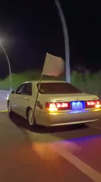 ملكه جنون • ٢٠٠٣ • ٤دكم