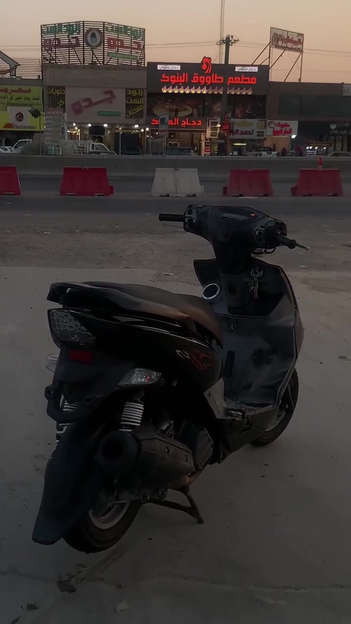 السلام عليكم جيتي ار للبيع فول نضافه ما ناقصه اي شي مكينه ما مفتوحه وناعمه تجيب فيتر وتفحص ترايك للبصره دراجه كهربائيات كامله كله مابيه نفص تخم تاير جديد صدر جديد بعده كلشي مابيه ب مليون وبيه مجال للشراي***********بكاني بغداد المدائن
