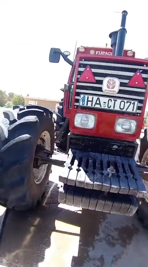السلام عليكم للبيع فيات 160 فول عادي فول مواصفات اكسن بارز تكمه عريضه ويل برماخ  مع ليزر 4متر فارمر مكينه نضيفه بوجهك للشغل ما تصرف عليها مالت جناي كهربائيات فول للاستفسار الاتصال ع ***********
